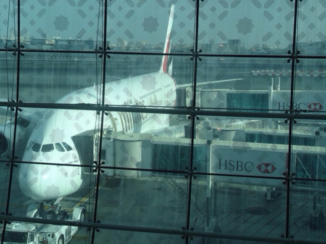 Airbus A380 with 3 ramps